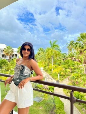 Abercrombie Cream Curve Love Shorts